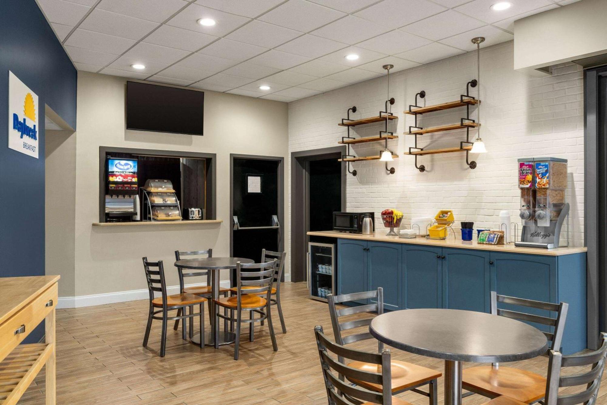 Days Inn & Suites By Wyndham Lancaster Amish Country Mountville Εξωτερικό φωτογραφία