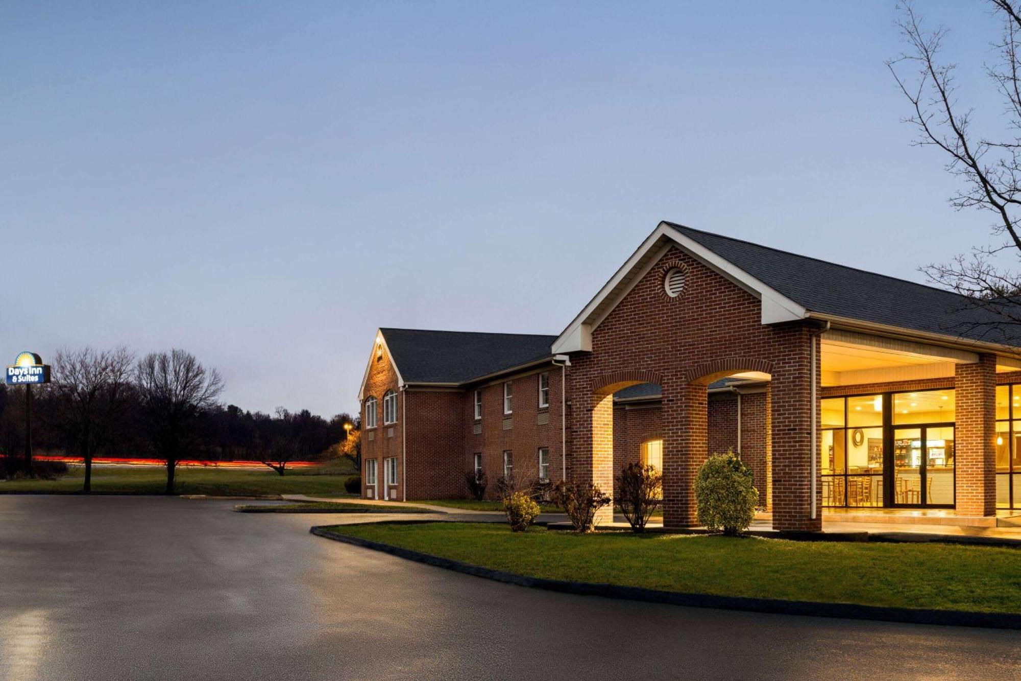 Days Inn & Suites By Wyndham Lancaster Amish Country Mountville Εξωτερικό φωτογραφία