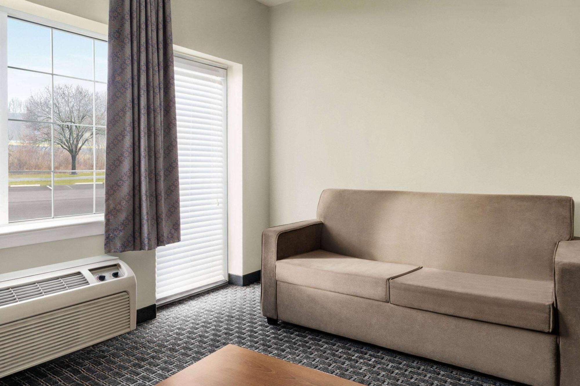 Days Inn & Suites By Wyndham Lancaster Amish Country Mountville Εξωτερικό φωτογραφία